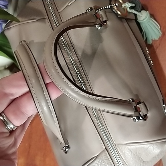 Coach Signature Satchel Long Strap - Picture 7 of 16